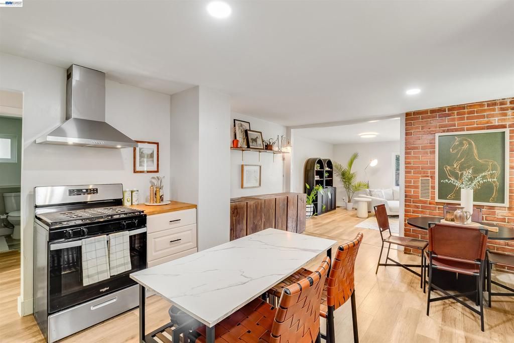 Image 22 of property listing at 11896 Nancy Ln, Grass Valley, CA 95945