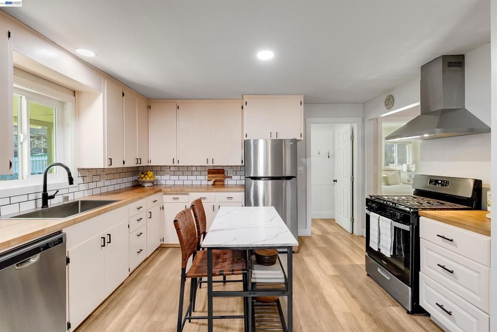 Image 23 of property listing at 11896 Nancy Ln, Grass Valley, CA 95945