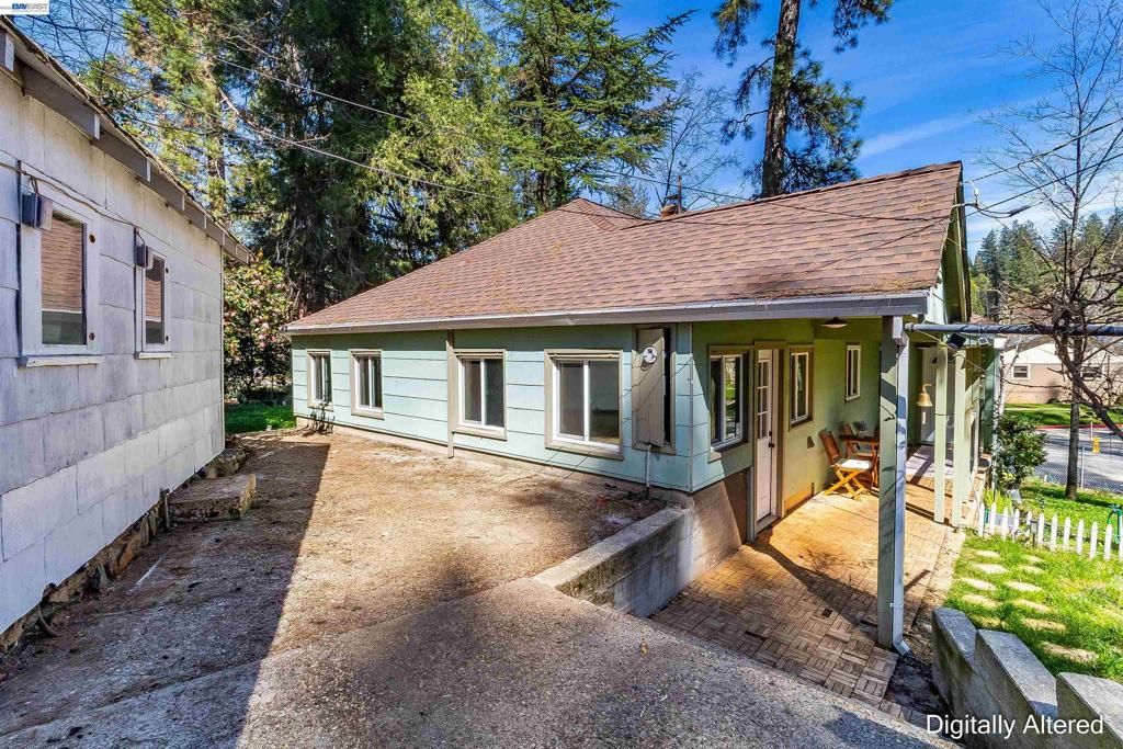 Image 3 of property listing at 11896 Nancy Ln, Grass Valley, CA 95945