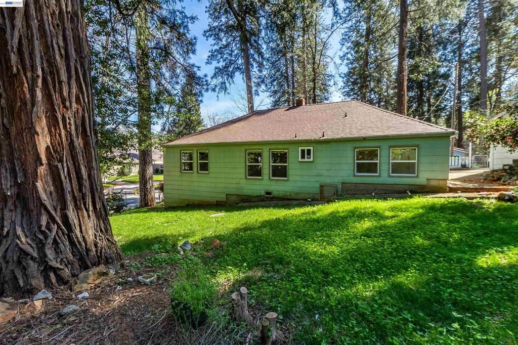 Image 36 of property listing at 11896 Nancy Ln, Grass Valley, CA 95945