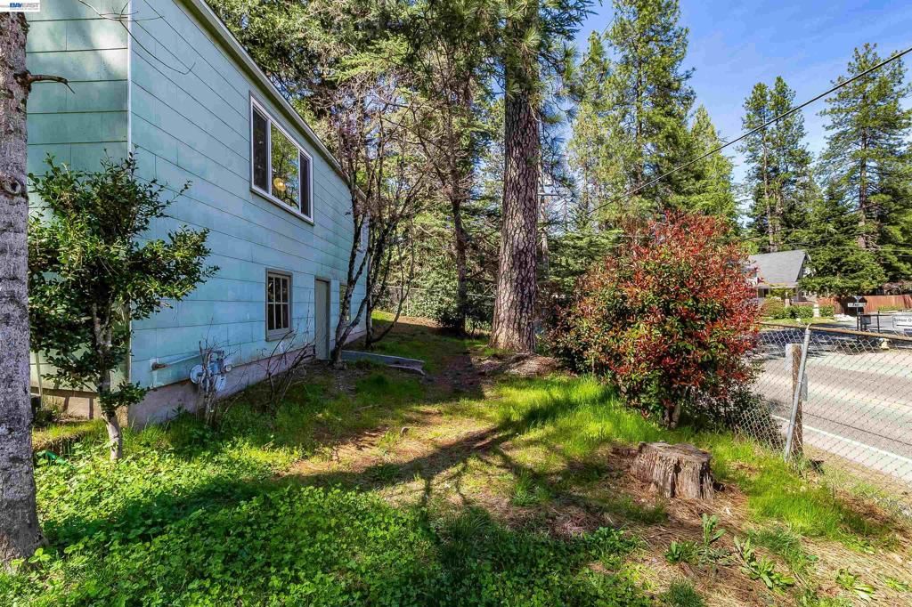 Image 39 of property listing at 11896 Nancy Ln, Grass Valley, CA 95945