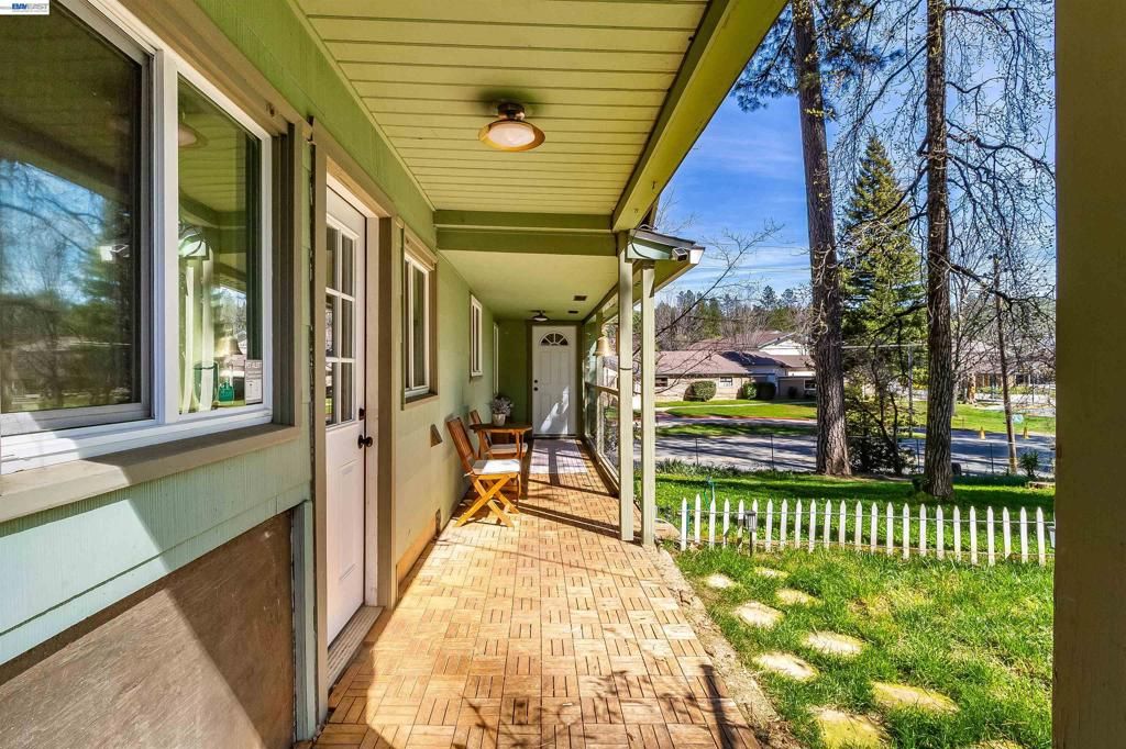 Image 4 of property listing at 11896 Nancy Ln, Grass Valley, CA 95945