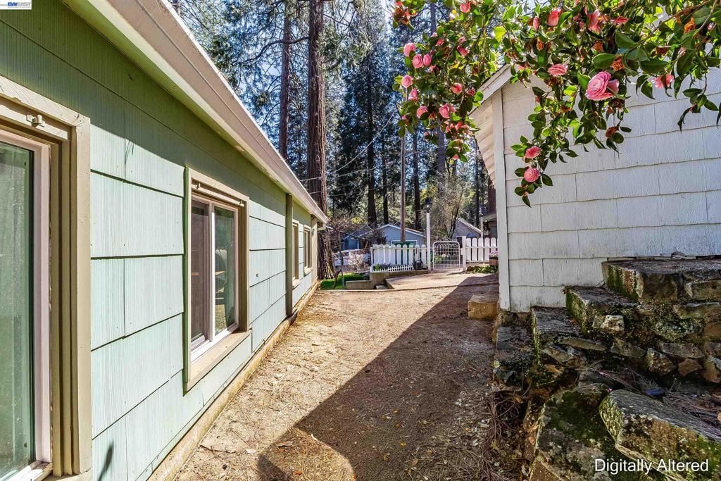 Image 41 of property listing at 11896 Nancy Ln, Grass Valley, CA 95945