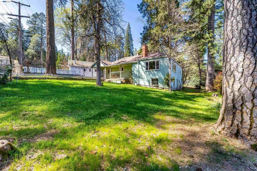 Image 6 of property listing at 11896 Nancy Ln, Grass Valley, CA 95945