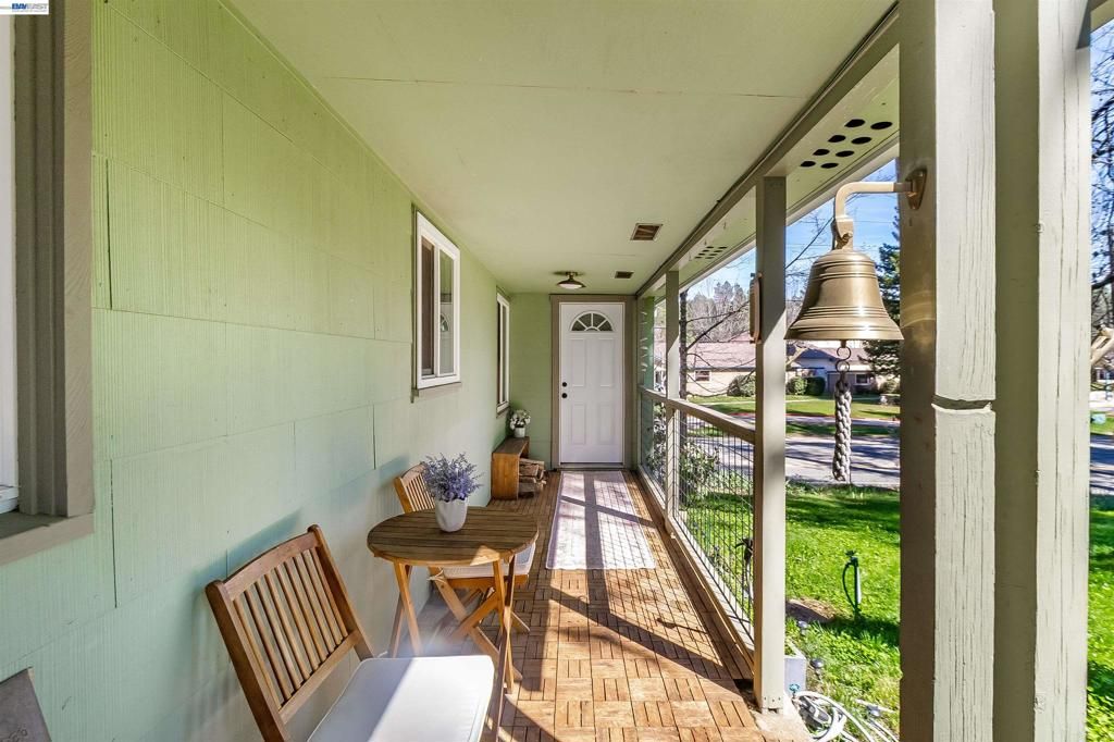 Image 7 of property listing at 11896 Nancy Ln, Grass Valley, CA 95945