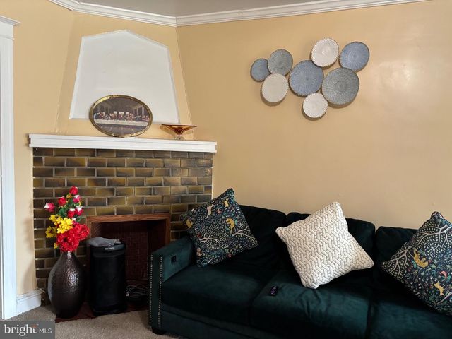 4003 E ROOSEVELT BLVD, Philadelphia, PA 19124