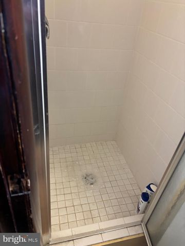 4003 E ROOSEVELT BLVD, Philadelphia, PA 19124