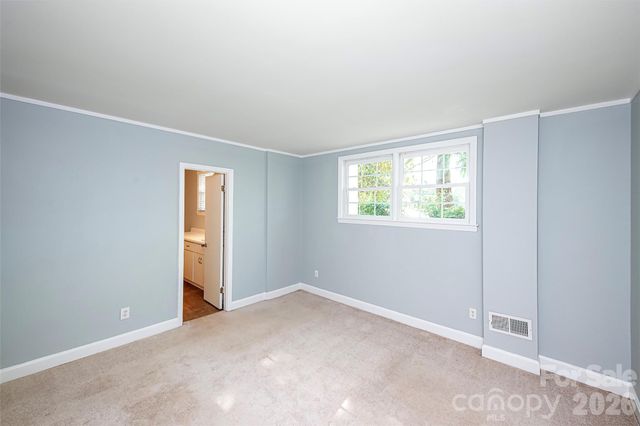 6629 Knightswood Drive, Charlotte, NC 28226