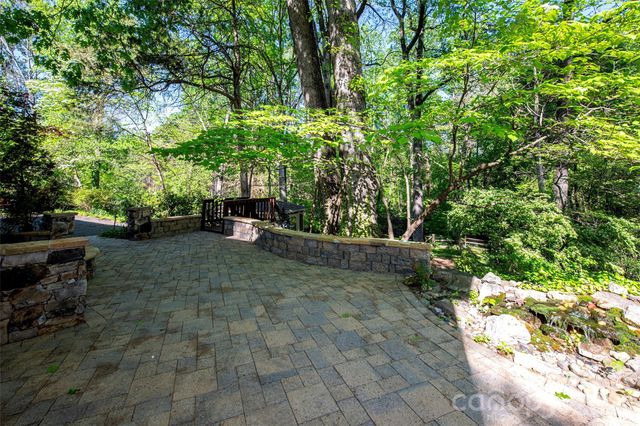 6629 Knightswood Drive, Charlotte, NC 28226