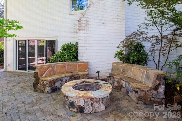 6629 Knightswood Drive, Charlotte, NC 28226