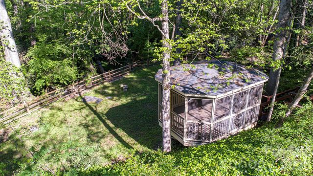 6629 Knightswood Drive, Charlotte, NC 28226