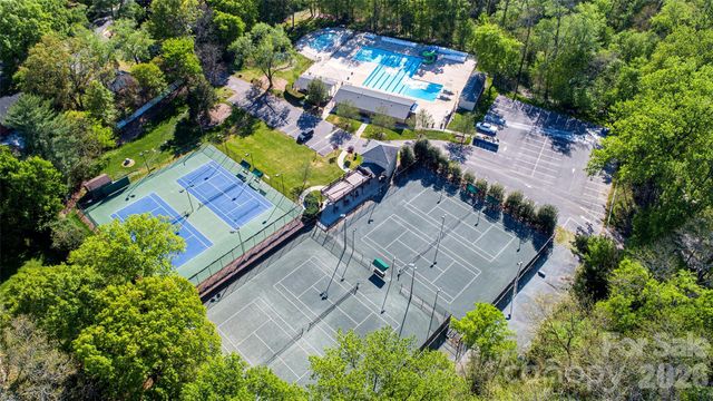 6629 Knightswood Drive, Charlotte, NC 28226
