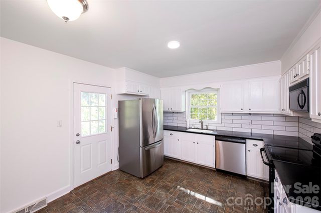 6629 Knightswood Drive, Charlotte, NC 28226