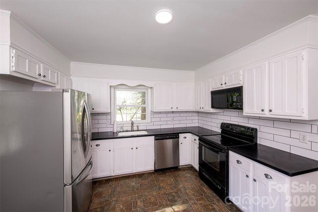6629 Knightswood Drive, Charlotte, NC 28226