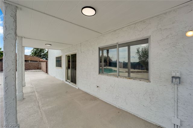 5060 Ridgeview Drive, Las Vegas, NV 89120