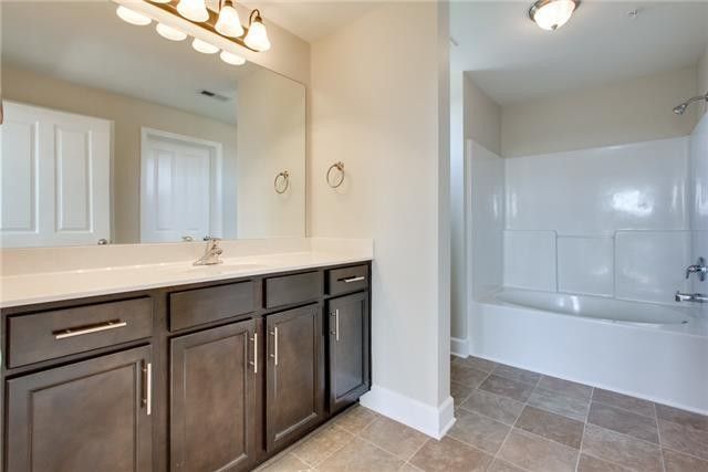 8121 Lenox Creekside Dr, Antioch, TN 37013