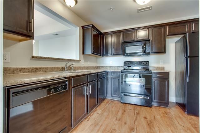 8121 Lenox Creekside Dr, Antioch, TN 37013