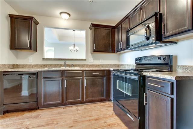 8121 Lenox Creekside Dr, Antioch, TN 37013