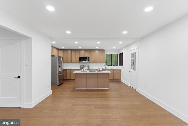 387 WEAVER LN, Martinsburg, WV 25403