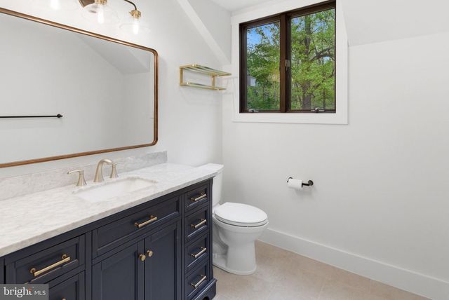 387 WEAVER LN, Martinsburg, WV 25403