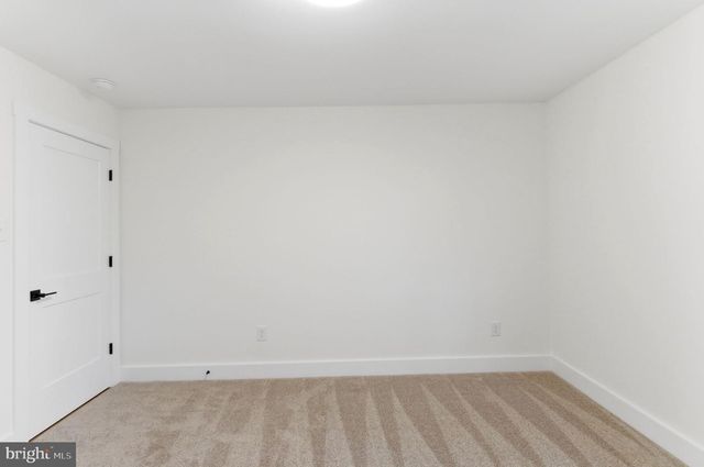 387 WEAVER LN, Martinsburg, WV 25403