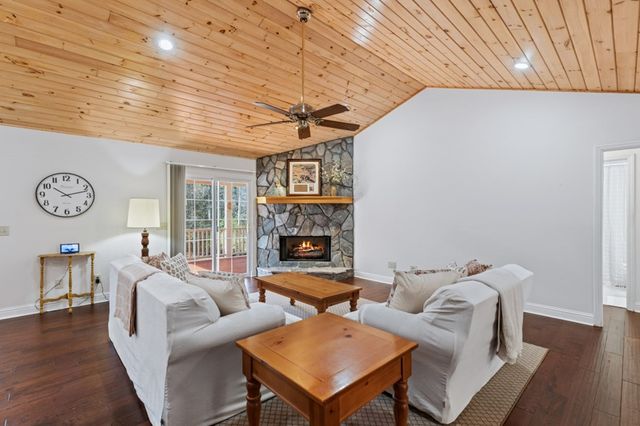 94 Kingfisher Lane, Blairsville, GA 30512