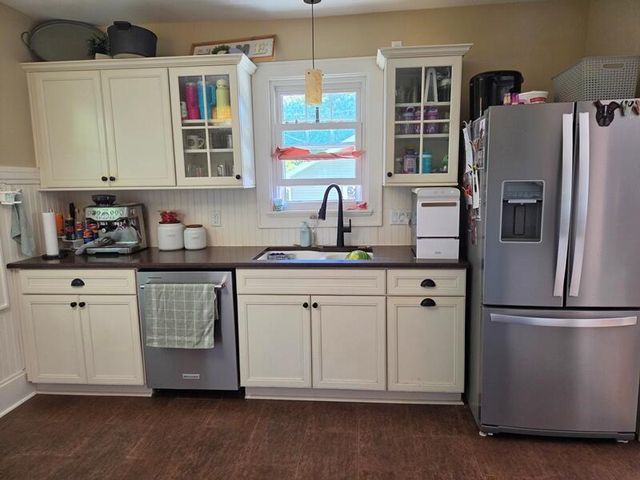 2011 N 9th STREET, Sheboygan, WI 53081