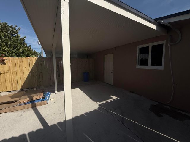 2550 Lake Haven Road, West Palm Beach, FL 33415