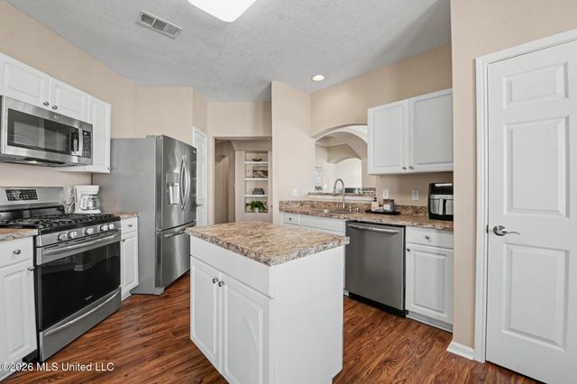 2252 Beach Drive, 605, Gulfport, MS 39507