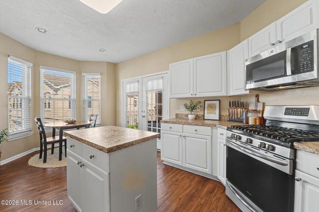2252 Beach Drive, 605, Gulfport, MS 39507