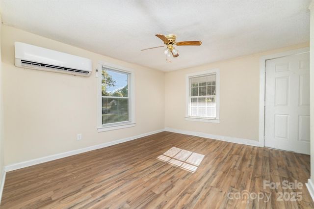 1028 East Drive, Gastonia, NC 28052