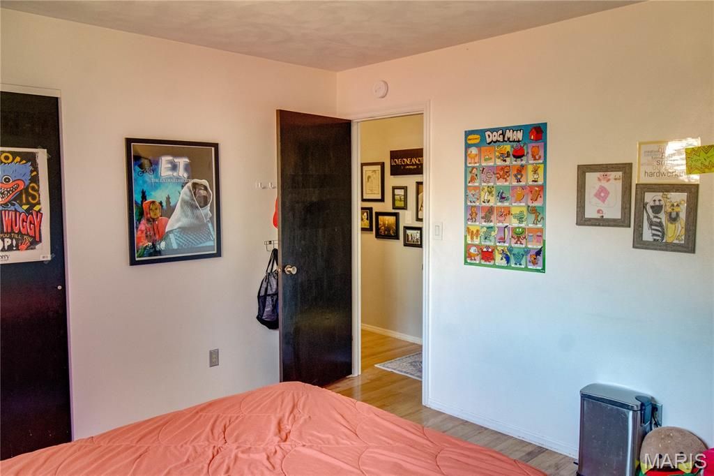 Image 23 of property listing at 5400 Dixon Drive, Godfrey, IL 62035