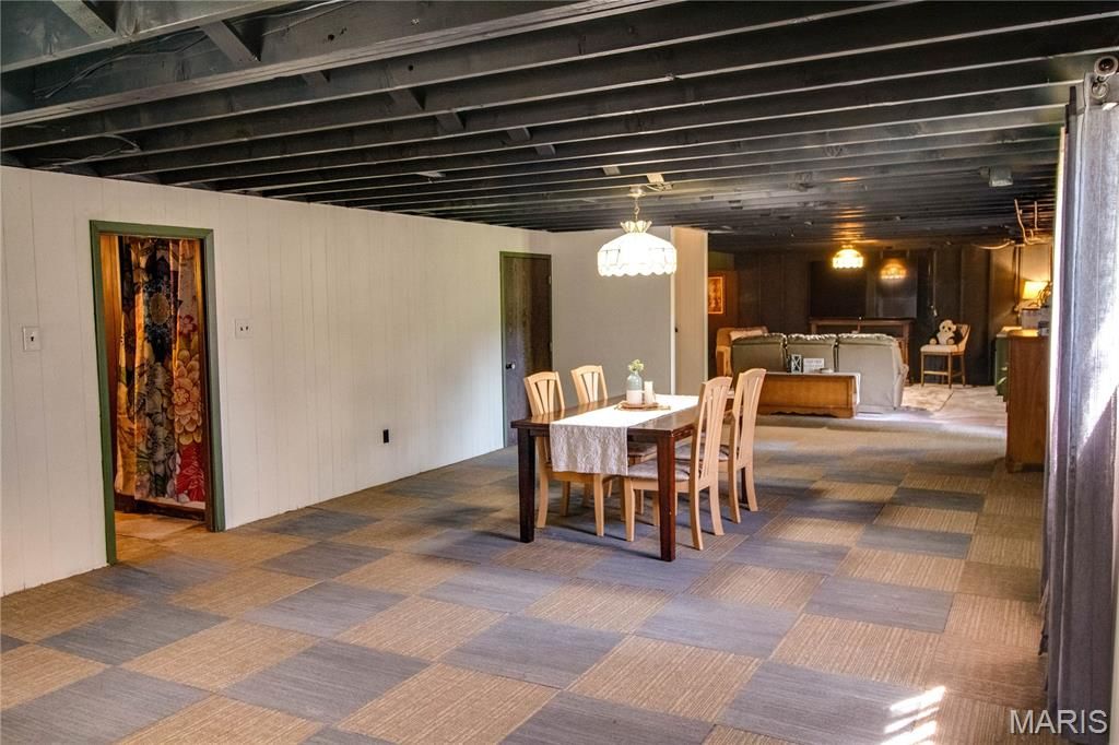 Image 34 of property listing at 5400 Dixon Drive, Godfrey, IL 62035