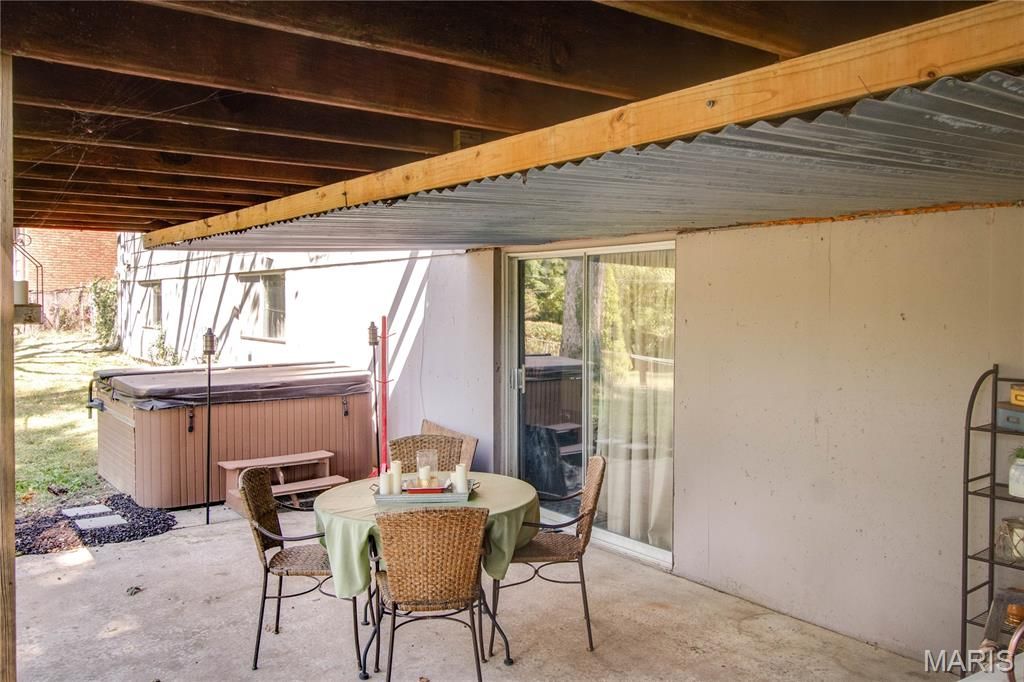 Image 42 of property listing at 5400 Dixon Drive, Godfrey, IL 62035
