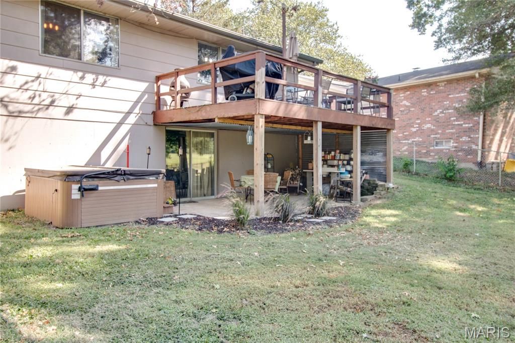 Image 43 of property listing at 5400 Dixon Drive, Godfrey, IL 62035