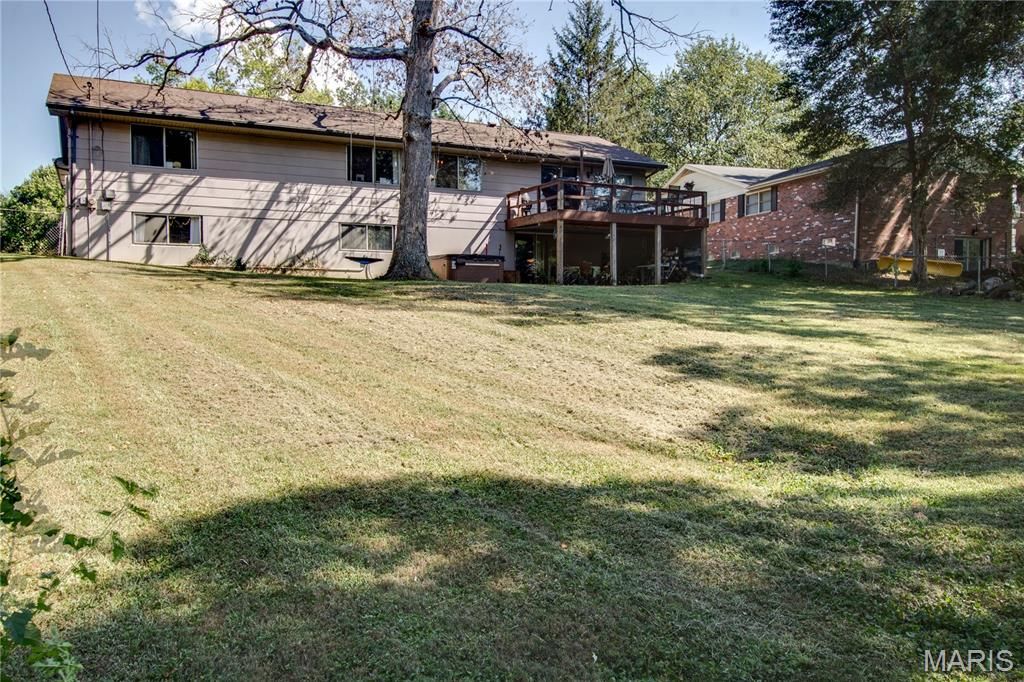 Image 44 of property listing at 5400 Dixon Drive, Godfrey, IL 62035