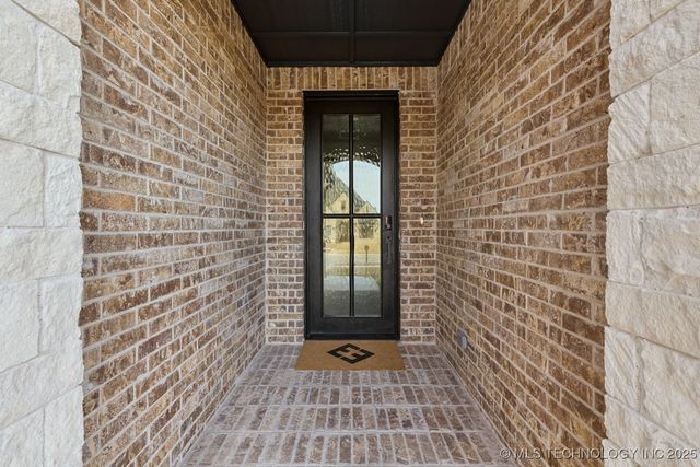 668 E 148th Place S, Glenpool, OK 74033