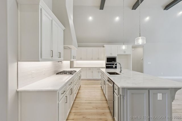 668 E 148th Place S, Glenpool, OK 74033