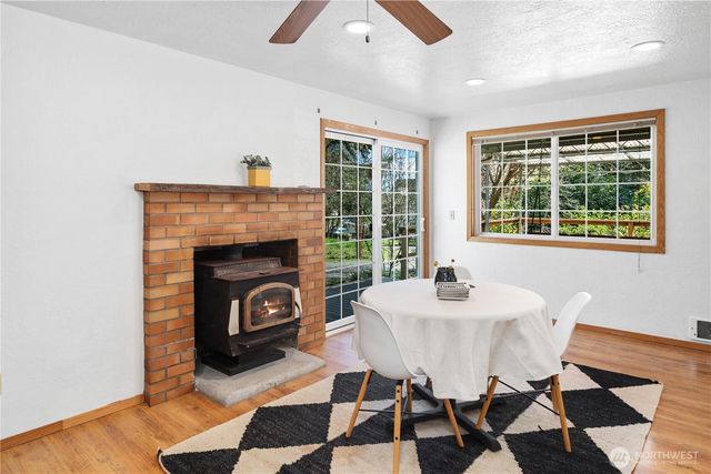 21 Glen Avenue, Chimacum, WA 98325