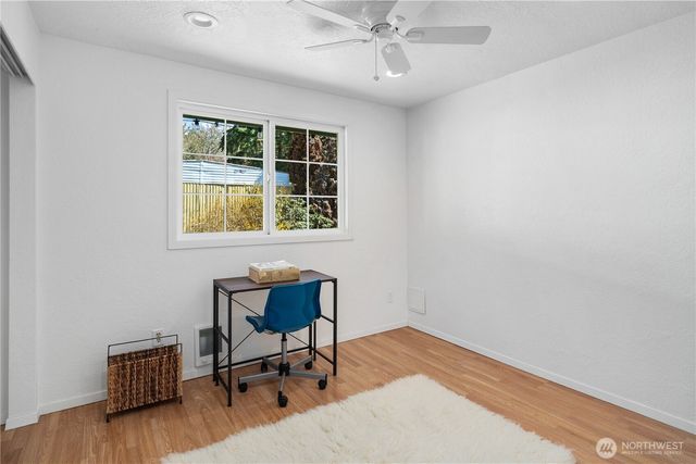 21 Glen Avenue, Chimacum, WA 98325