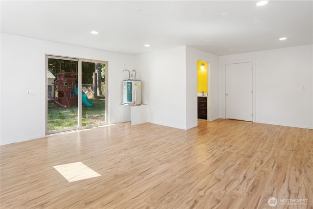 21 Glen Avenue, Chimacum, WA 98325