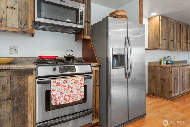 21 Glen Avenue, Chimacum, WA 98325