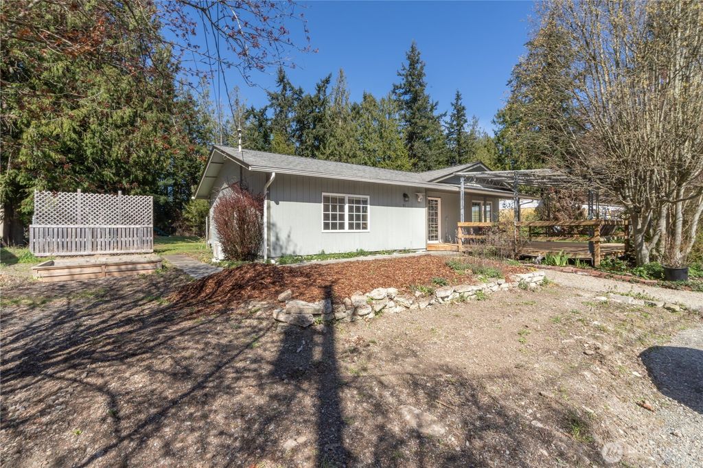 21 Glen Avenue, Chimacum, WA 98325