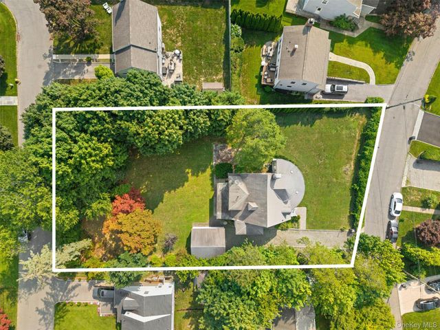 33 Deerfield Avenue, Eastchester, NY 10709