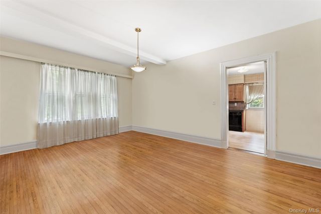 33 Deerfield Avenue, Eastchester, NY 10709