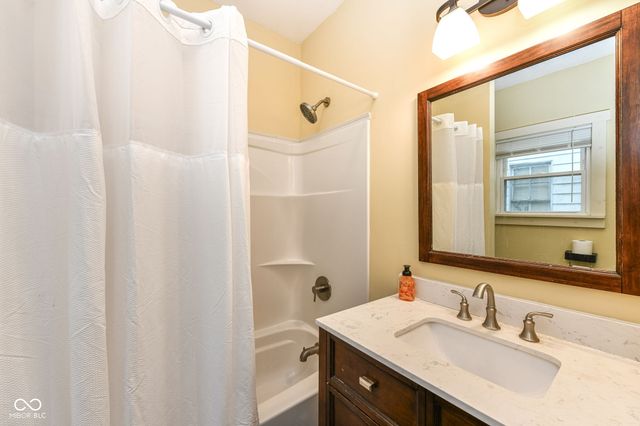 631 S 11th Street, Noblesville, IN 46060