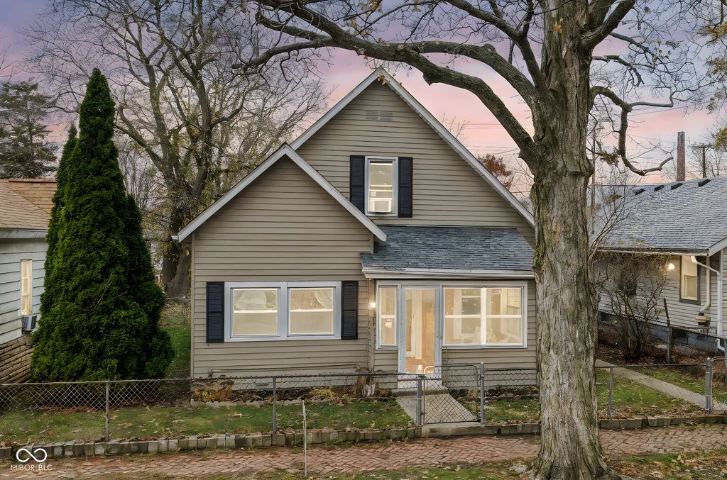 631 S 11th Street, Noblesville, IN 46060