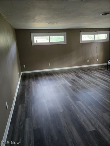 1024 Quentin Road, Eastlake, OH 44095