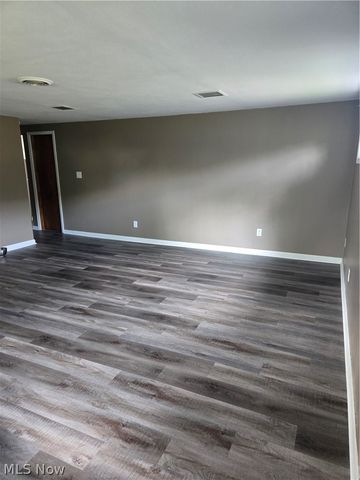1024 Quentin Road, Eastlake, OH 44095