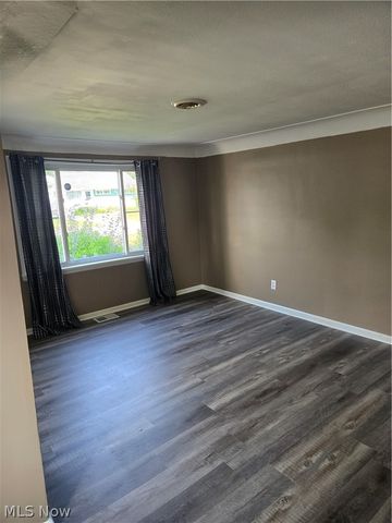 1024 Quentin Road, Eastlake, OH 44095